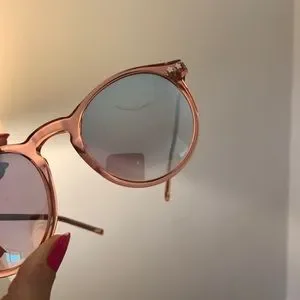 Wildfox | Accessories | Wildfox Pink Lucite Mirrored Round  display picture 3